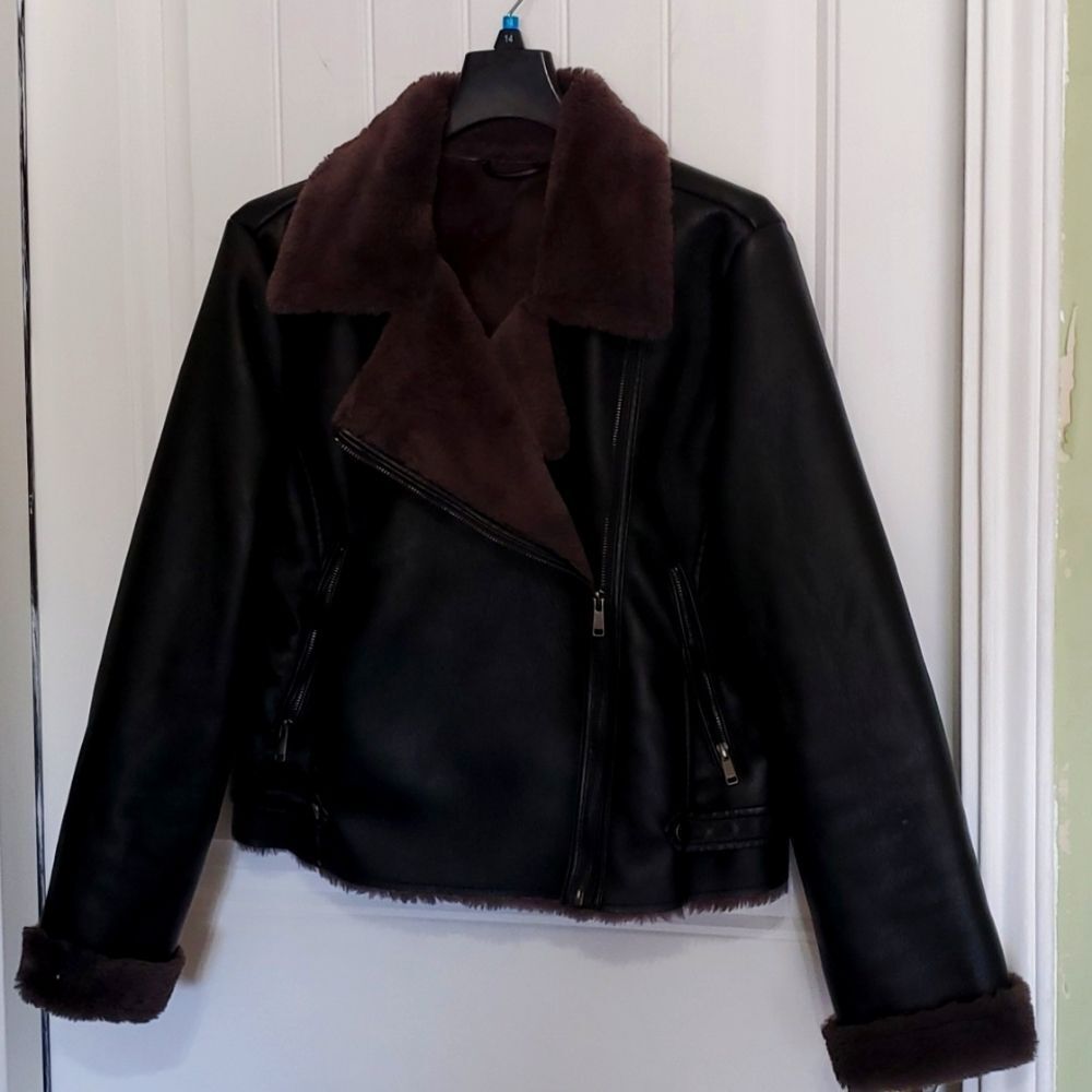 ANA FAUX LEATHER JACKETSIZE LARGE
